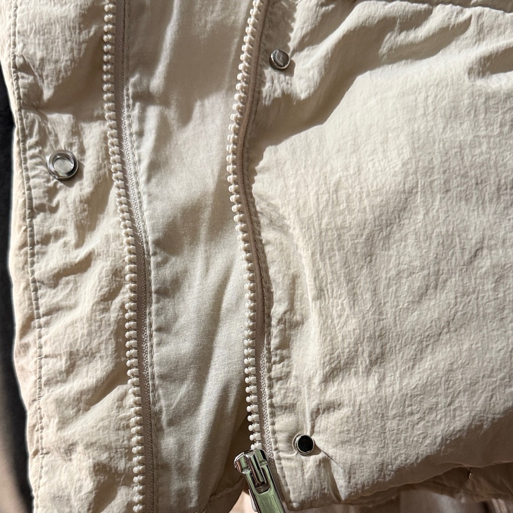 Zara Beige Women's Puffer Jacket - Picture 5 of 5